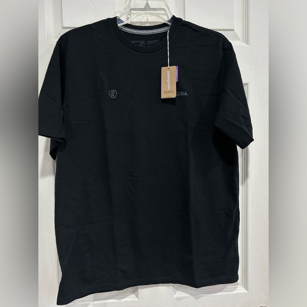 Patagonia Men's Small Forge Mark Responsibili-Tee® T-Shirt Black NWT